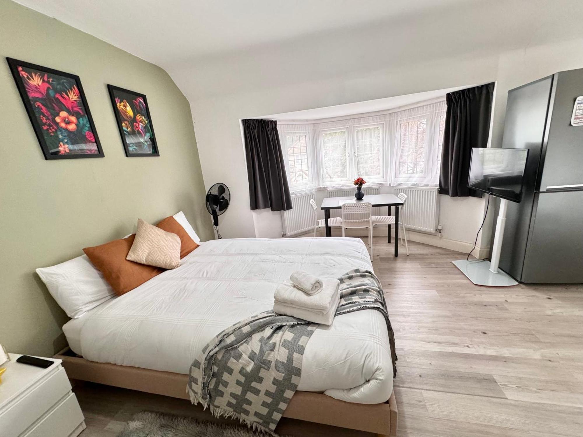 Charming Studio 30Min To Central London Londres Exterior foto